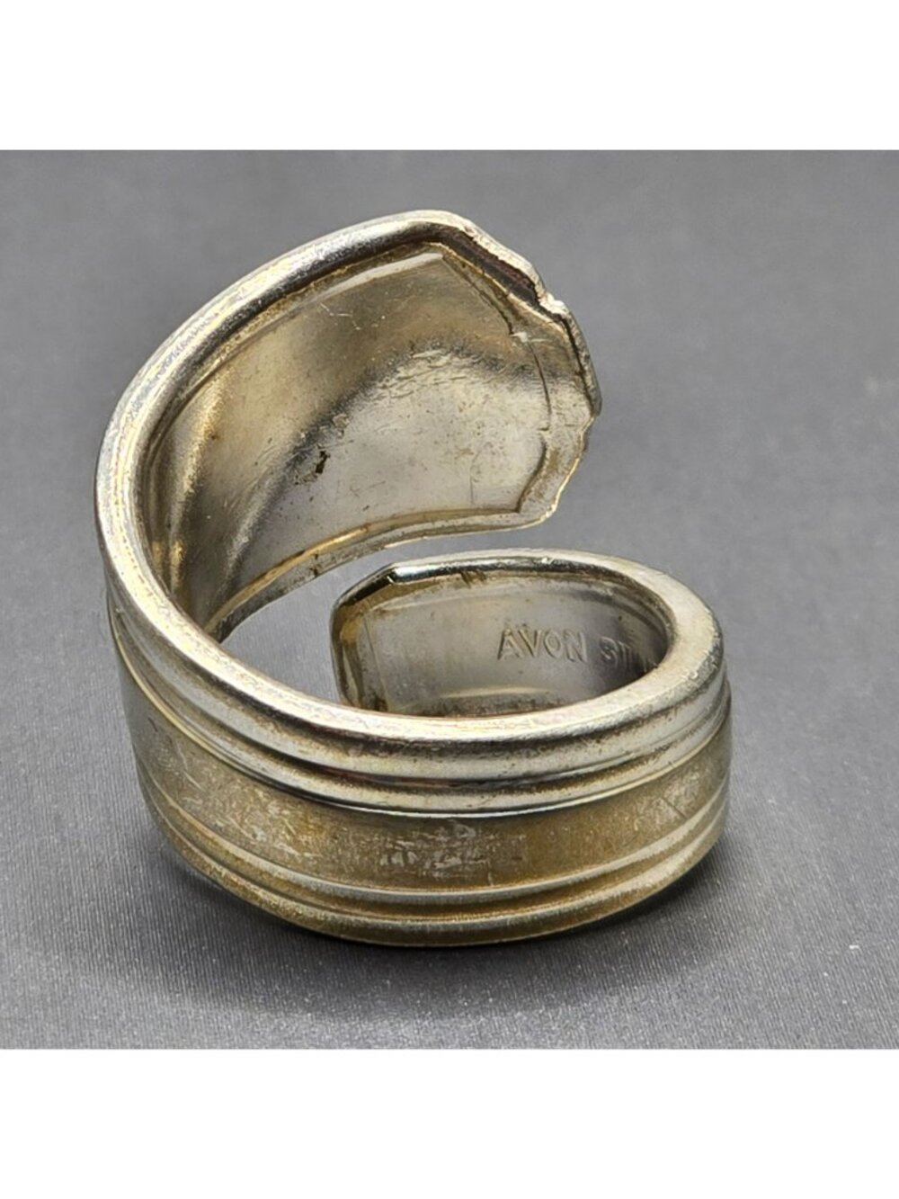 Vintage Avon Silver Plate Spoon Ring Size 8.5 Floral Heart Etched Bypass - Picture 3 of 11